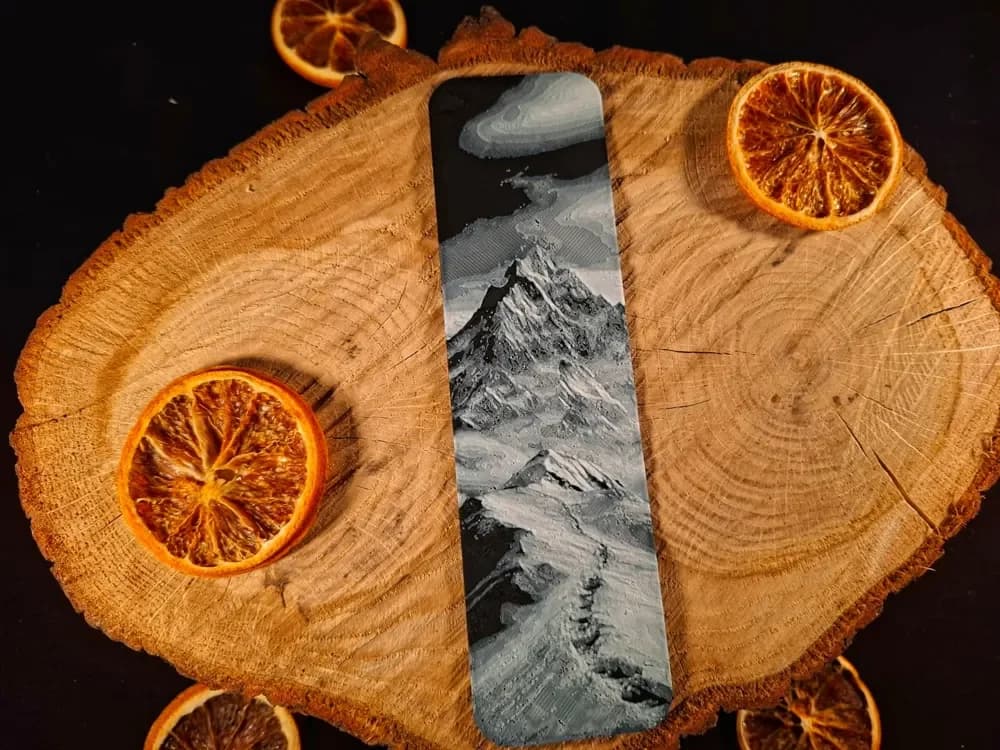Snowy mountain 2 bookmark by EternalDesigns3D HueForge model: Snowy mountain 2 bookmark by EternalDesigns3D