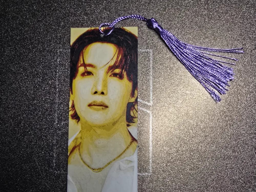 BTS Bookmark - J-Hope by 3D-Mentiel HueForge model: BTS Bookmark - J-Hope by 3D-Mentiel
