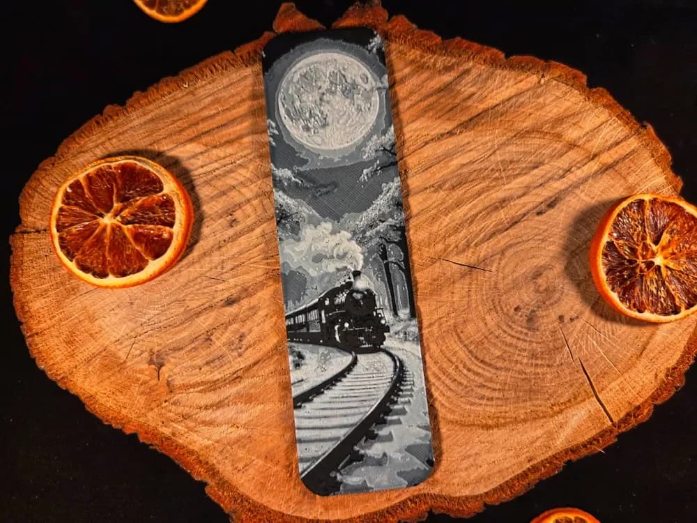 Train through the moon bookmark by EternalDesigns3D HueForge model: Train through the moon bookmark by EternalDesigns3D