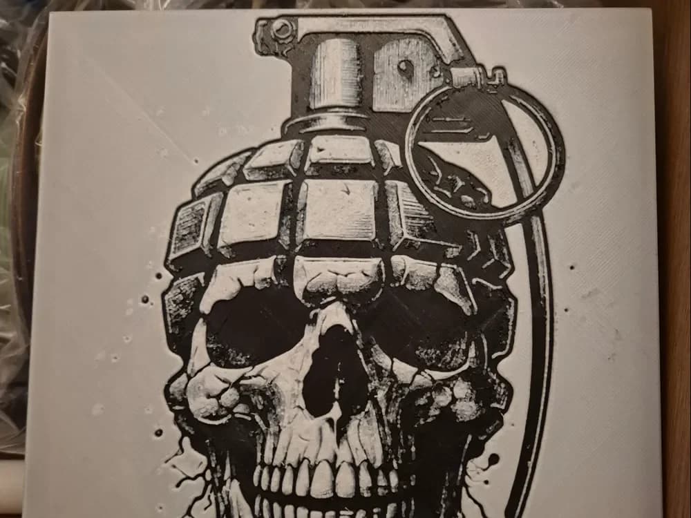 Skull Grenade Hueforge by Buntsta HueForge model: Skull Grenade Hueforge by Buntsta
