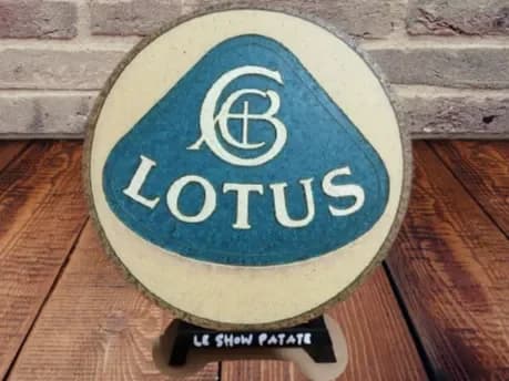 Plaque vintage Lotus Hueforge by leshowpatate HueForge model: Plaque vintage Lotus Hueforge by leshowpatate