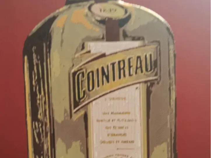 COINTREAU BOTTLE HUEFORGE by Cré'Art 3D HueForge model: COINTREAU BOTTLE HUEFORGE by Cré'Art 3D
