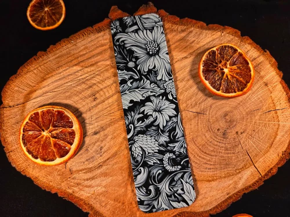 Flowers pattern bookmark - hueforge by EternalDesigns3D HueForge model: Flowers pattern bookmark - hueforge by EternalDesigns3D