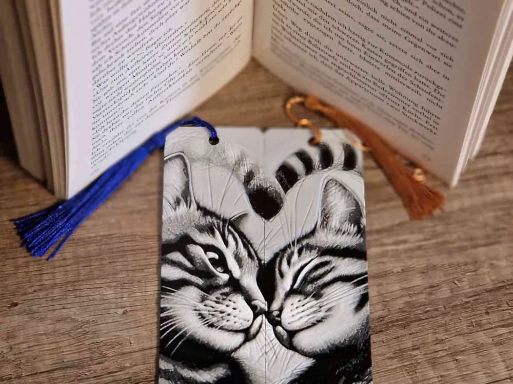 Cat Love Bookmark by Schuettdesign HueForge model: Cat Love Bookmark by Schuettdesign