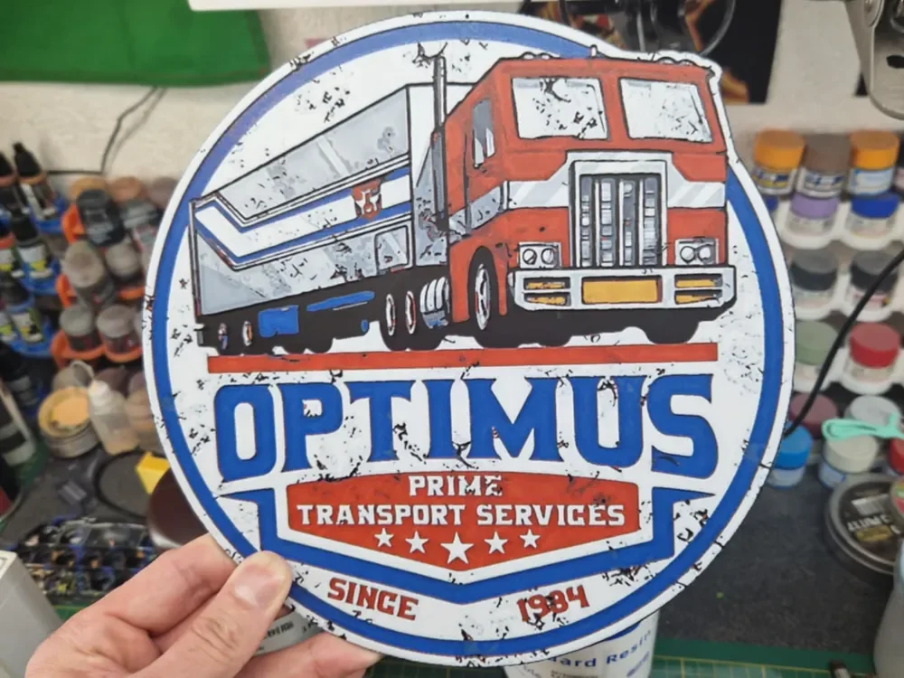 Transformers Hueforge - Optimus Prime Transport by Dakiren HueForge model: Transformers Hueforge - Optimus Prime Transport by Dakiren