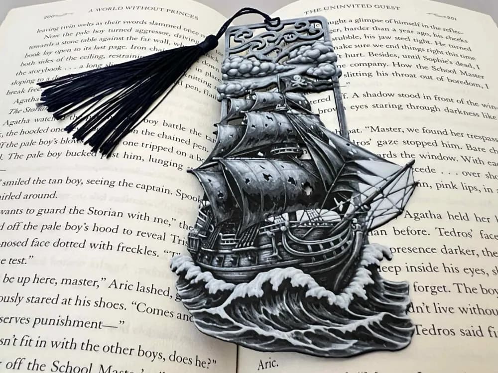 Black Pearl, Pirate Ship - Bookmark by 3djd HueForge model: Black Pearl, Pirate Ship - Bookmark by 3djd