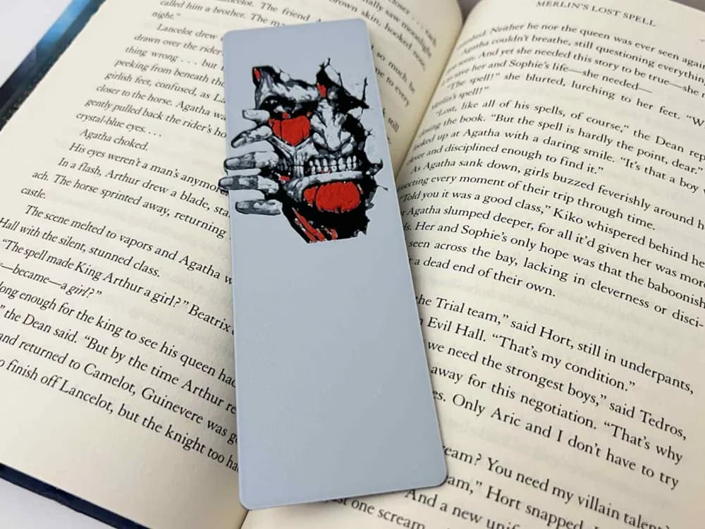 Colossal Titan in Wall, Attack on Titan Bookmark by 3djd HueForge model: Colossal Titan in Wall, Attack on Titan Bookmark by 3djd