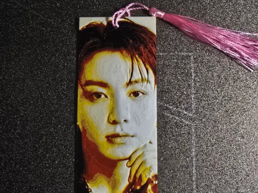 BTS Bookmark - Jungkook by 3D-Mentiel HueForge model: BTS Bookmark - Jungkook by 3D-Mentiel