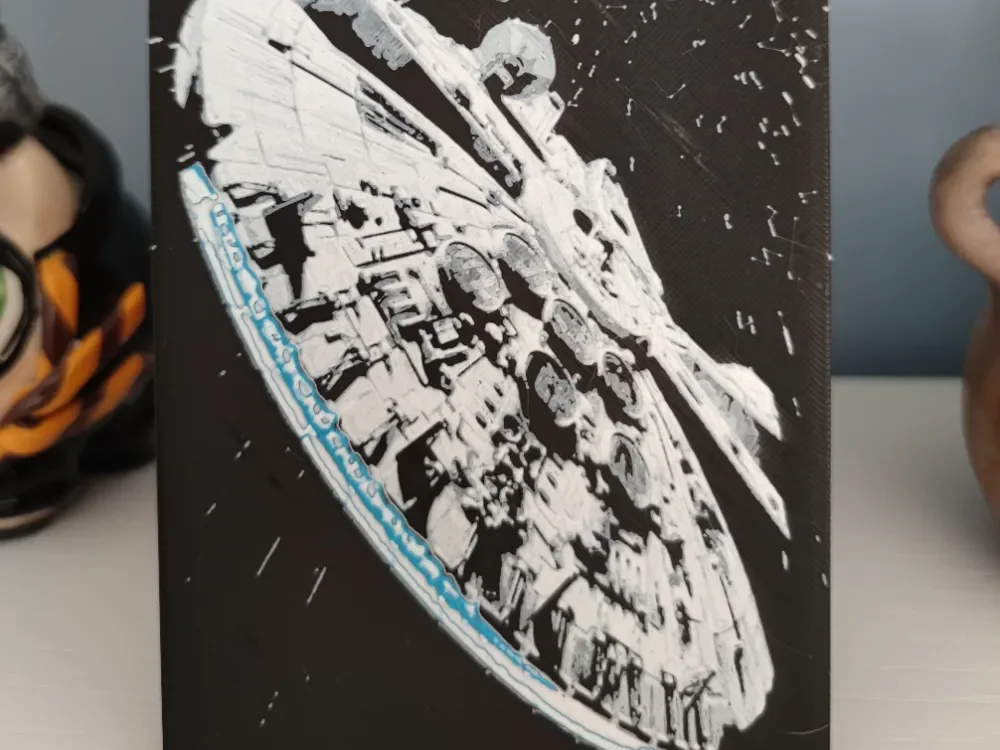 Hueforge Millennium Falcon by Litolunar HueForge model: Hueforge Millennium Falcon by Litolunar