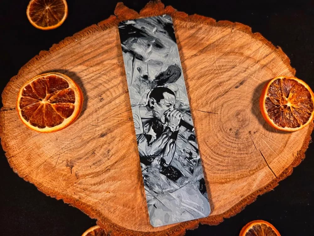 Linkin Park Chester Bennington bookmark by EternalDesigns3D HueForge model: Linkin Park Chester Bennington bookmark by EternalDesigns3D