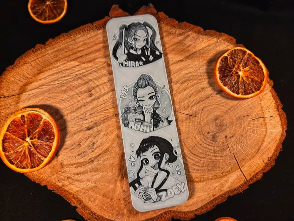 K-pop Demon Hunter Mira Rumi Zoey bookmark by EternalDesigns3D HueForge model: K-pop Demon Hunter Mira Rumi Zoey bookmark by EternalDesigns3D