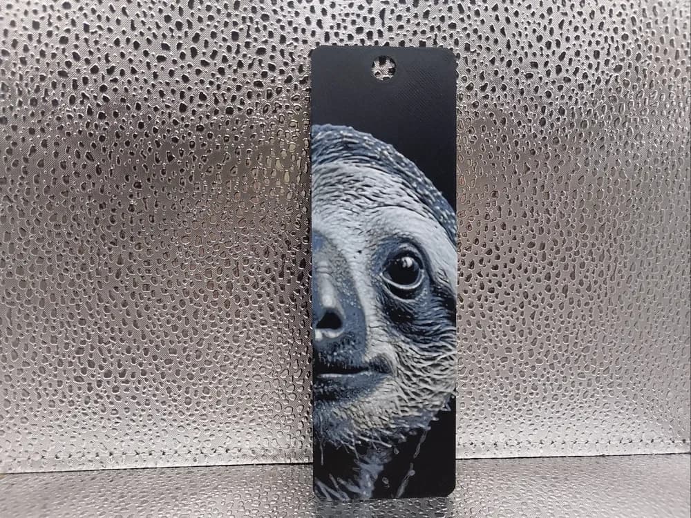 Sloth Bookmark – Hueforge by Borishotch Industries HueForge model: Sloth Bookmark – Hueforge by Borishotch Industries