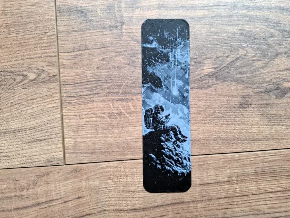 Spaceman / astronaut 2 bookmark - hueforge by EternalDesigns3D HueForge model: Spaceman / astronaut 2 bookmark - hueforge by EternalDesigns3D
