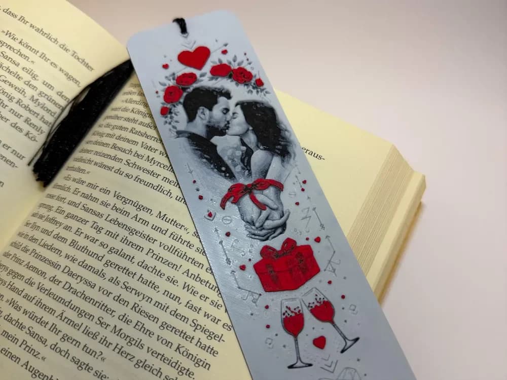 Valentine’s Day Bookmark by Loupes HueForge model: Valentine’s Day Bookmark by Loupes