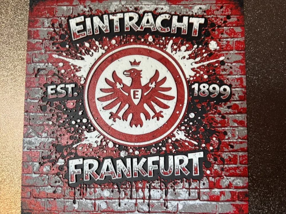Eintracht Frankfurt Graffiti Wall Hueforge by Reeftank&more HueForge model: Eintracht Frankfurt Graffiti Wall Hueforge by Reeftank&more