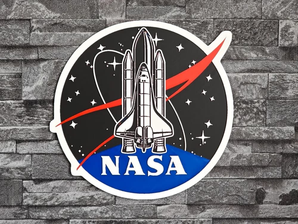 Hueforge Nasa Rocket 4 colors - 2 version !!! by StefBull85 HueForge model: Hueforge Nasa Rocket 4 colors - 2 version !!! by StefBull85