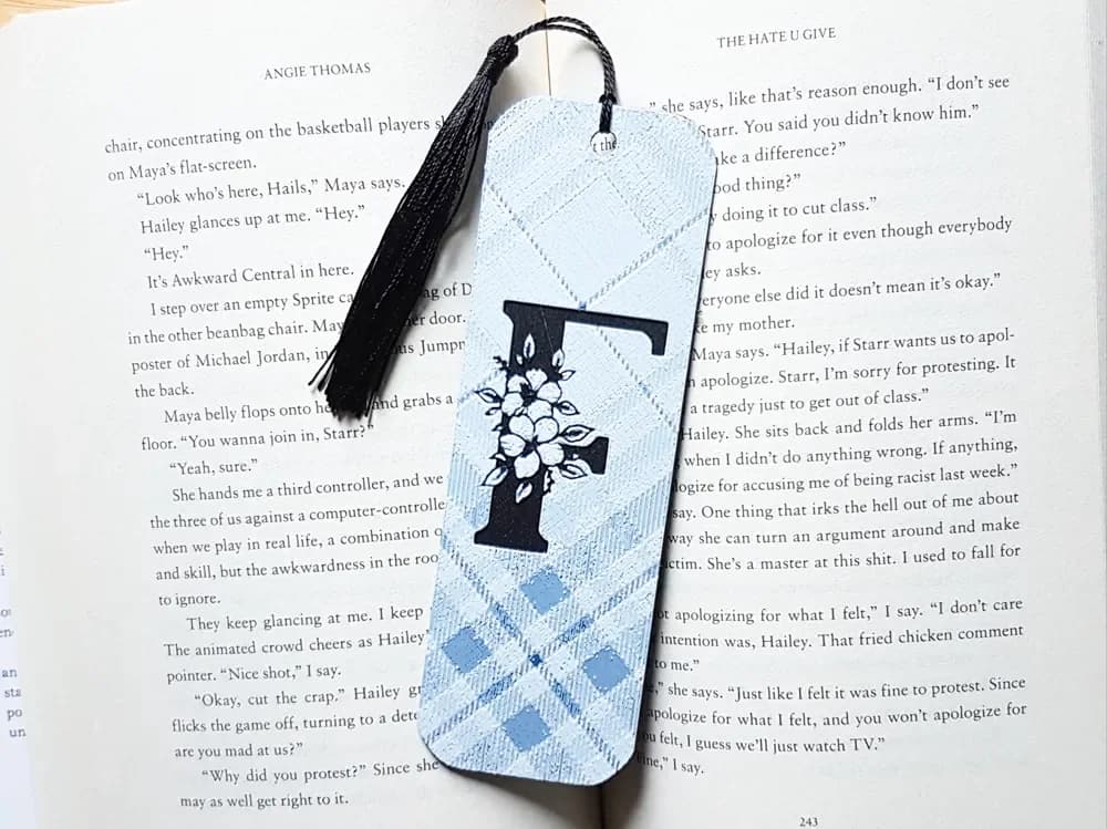 Monogram F Bookmark. Hueforge by Dame Jo HueForge model: Monogram F Bookmark. Hueforge by Dame Jo