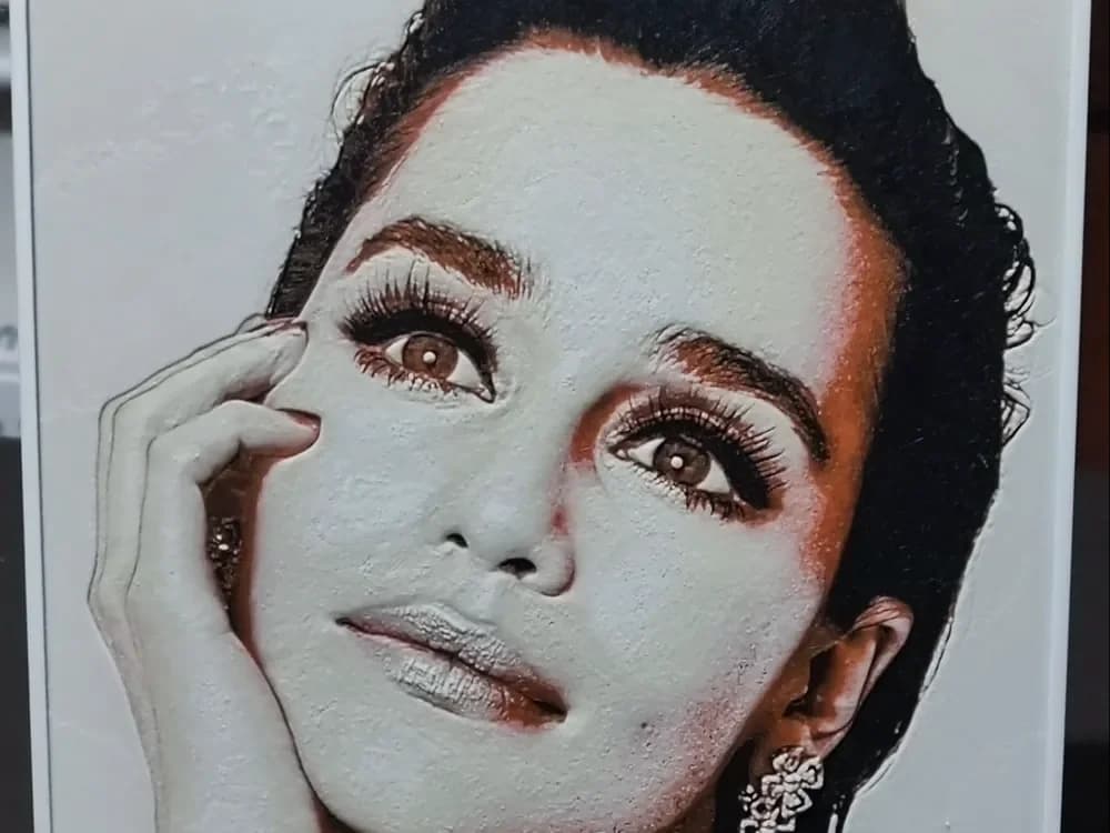 Emilia Clarke HueForge 4 Color by BoDad HueForge model: Emilia Clarke HueForge 4 Color by BoDad