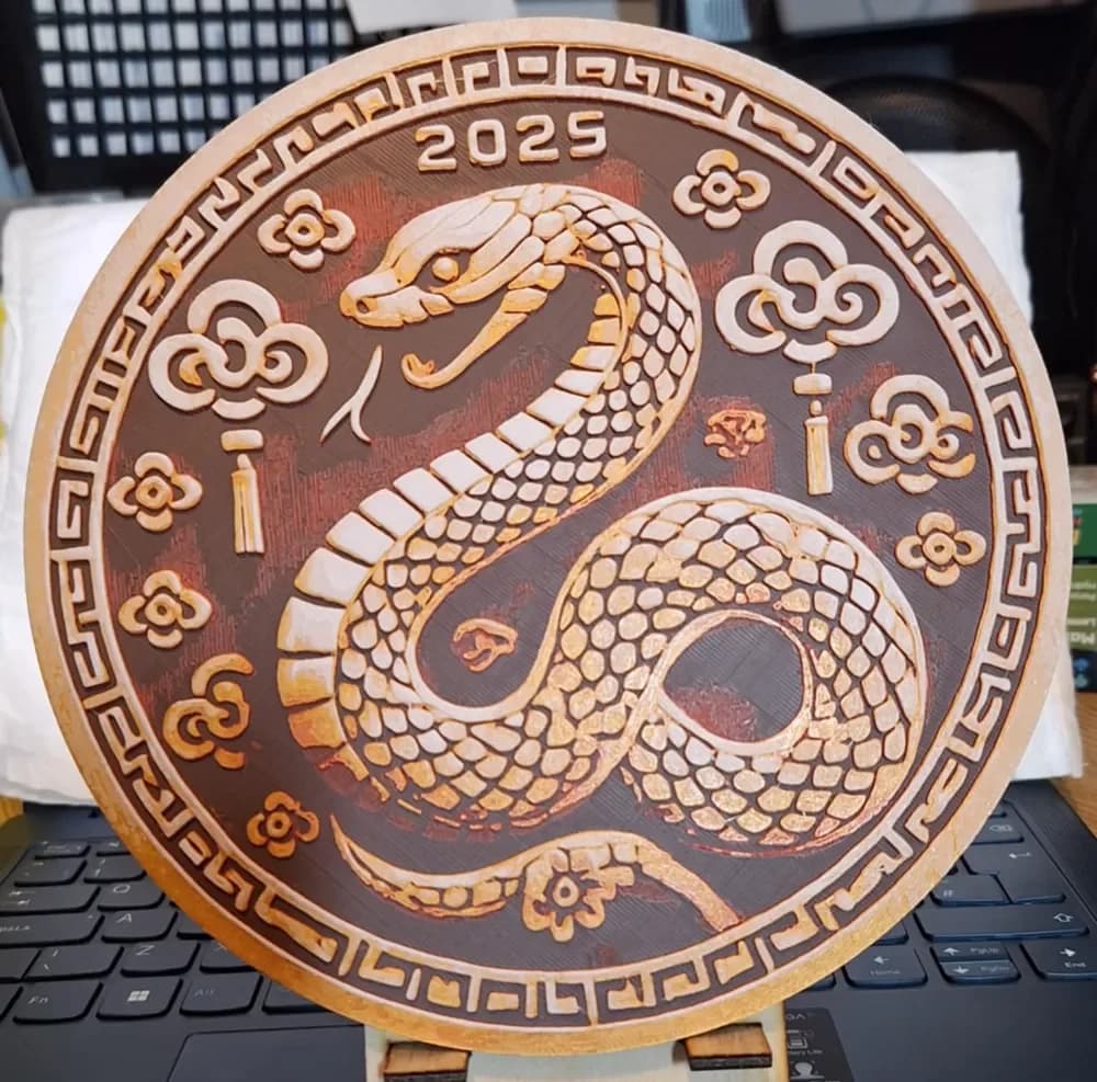 Year of the Snake 2025 v2 - hugeforge red and gold by 3dGlow HueForge model: Year of the Snake 2025 v2 - hugeforge red and gold by 3dGlow