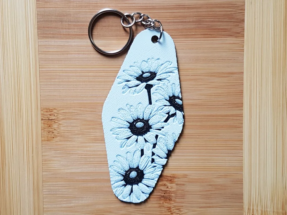 Hotel/Motel Style Keychain, Daisies by Dame Jo HueForge model: Hotel/Motel Style Keychain, Daisies by Dame Jo
