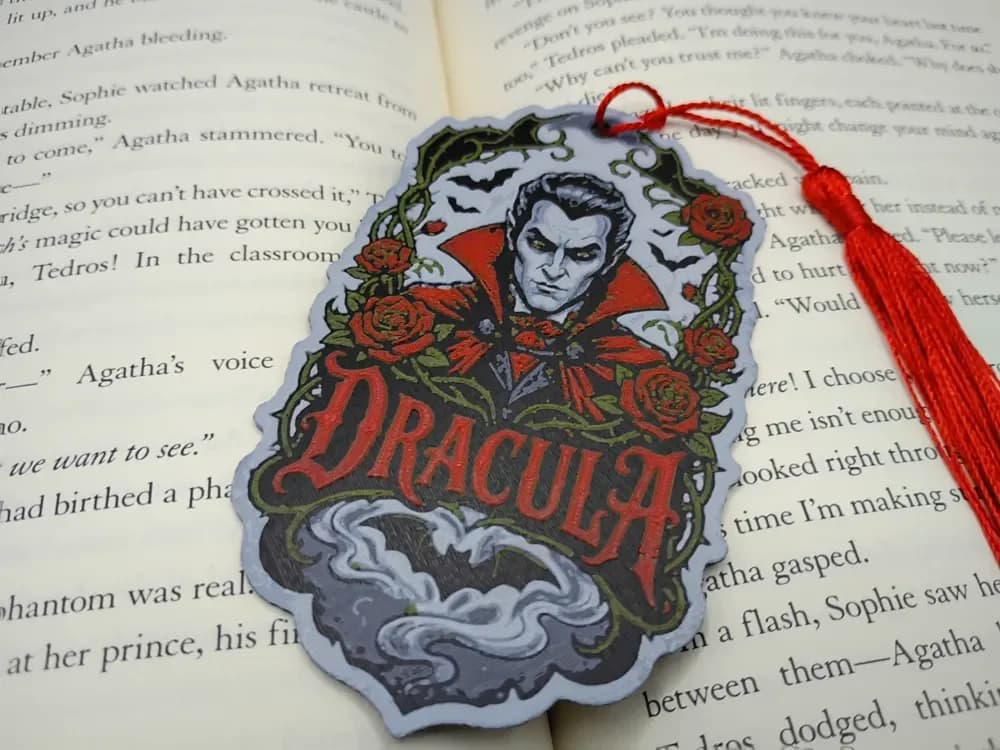 Dracula x Roses by 3djd HueForge model: Dracula x Roses by 3djd