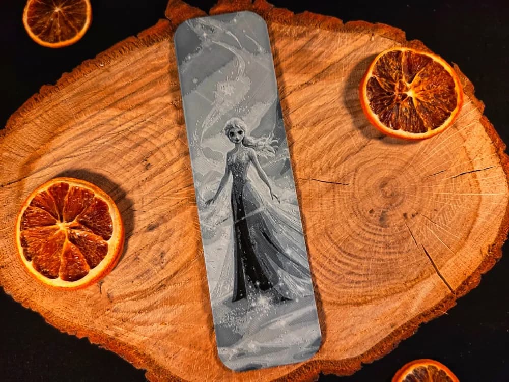 Frozen Elsa 1 bookmark by EternalDesigns3D HueForge model: Frozen Elsa 1 bookmark by EternalDesigns3D