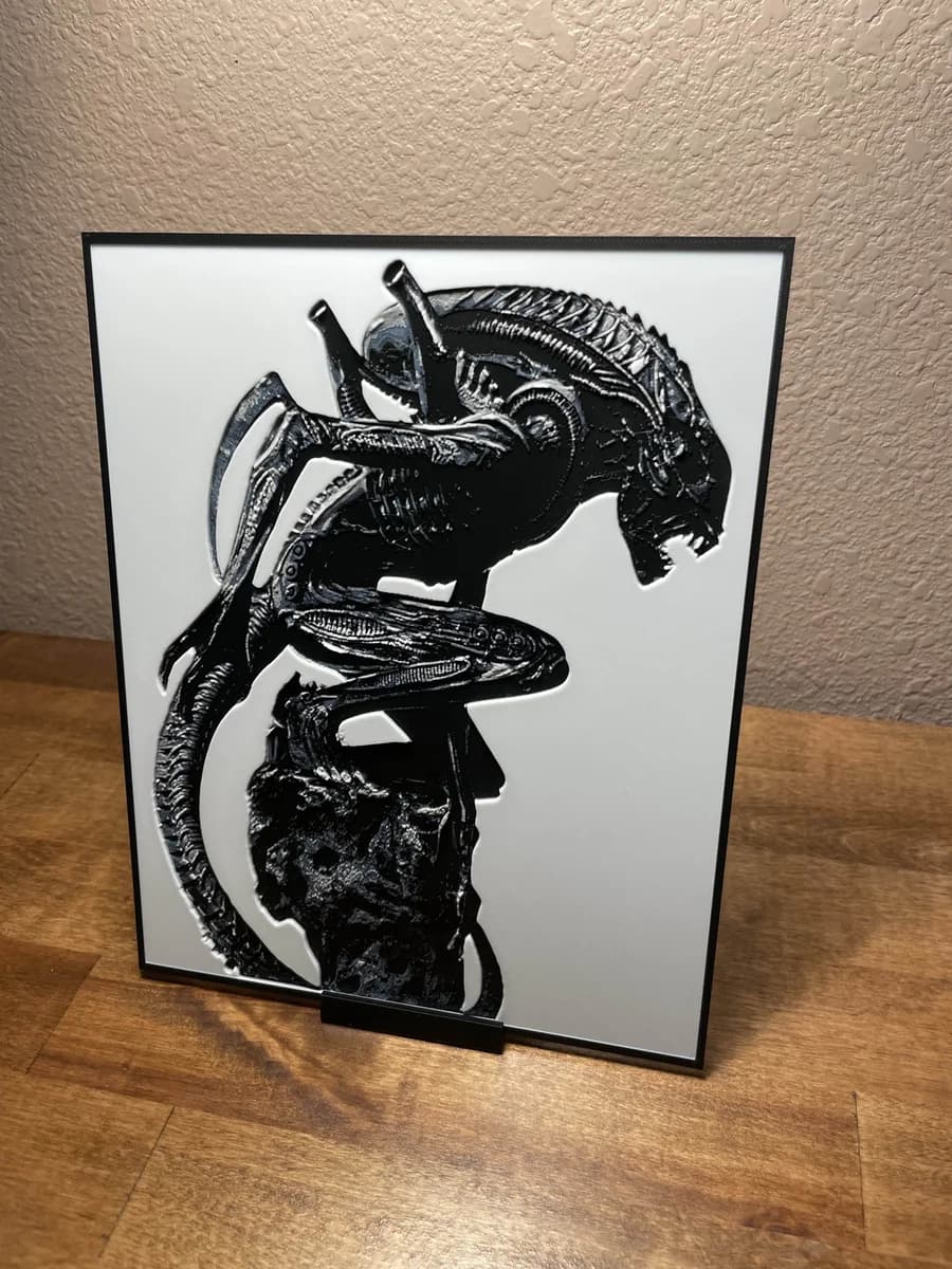 Alien On Pillar by Cloudy Nostalgia HueForge model: Alien On Pillar by Cloudy Nostalgia