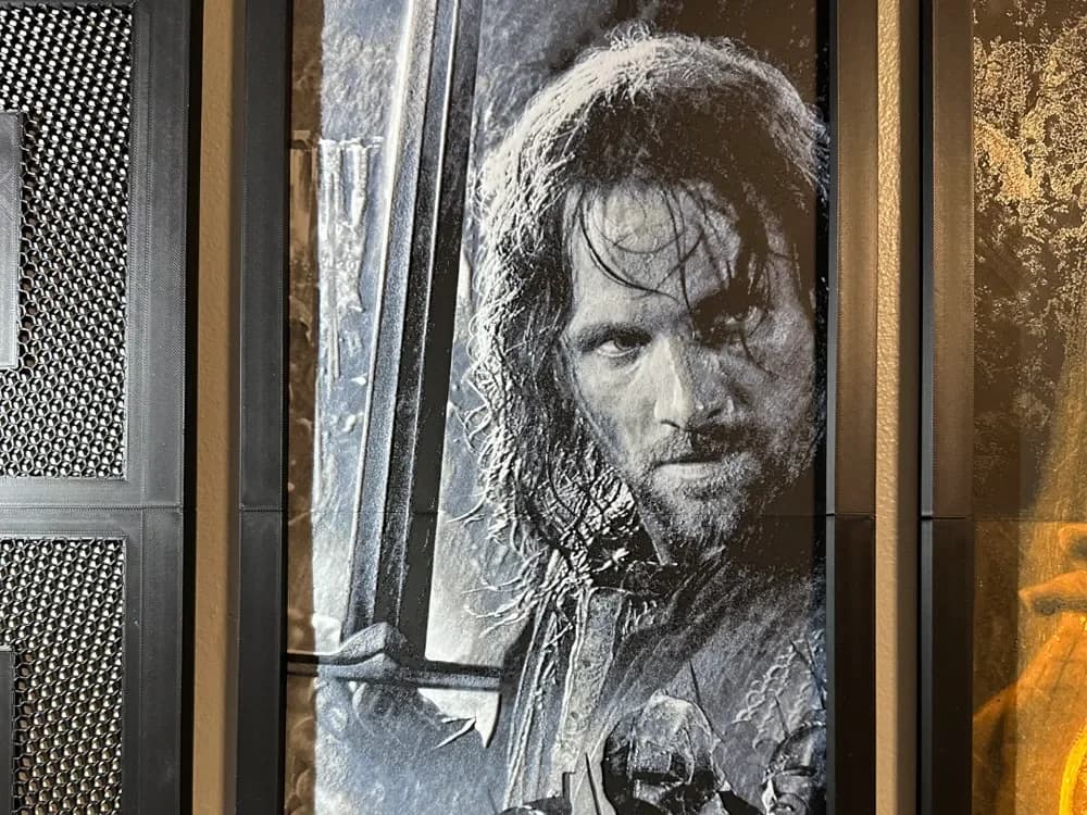 Aragorn 2-piece Hueforge by Hey Ben HueForge model: Aragorn 2-piece Hueforge by Hey Ben