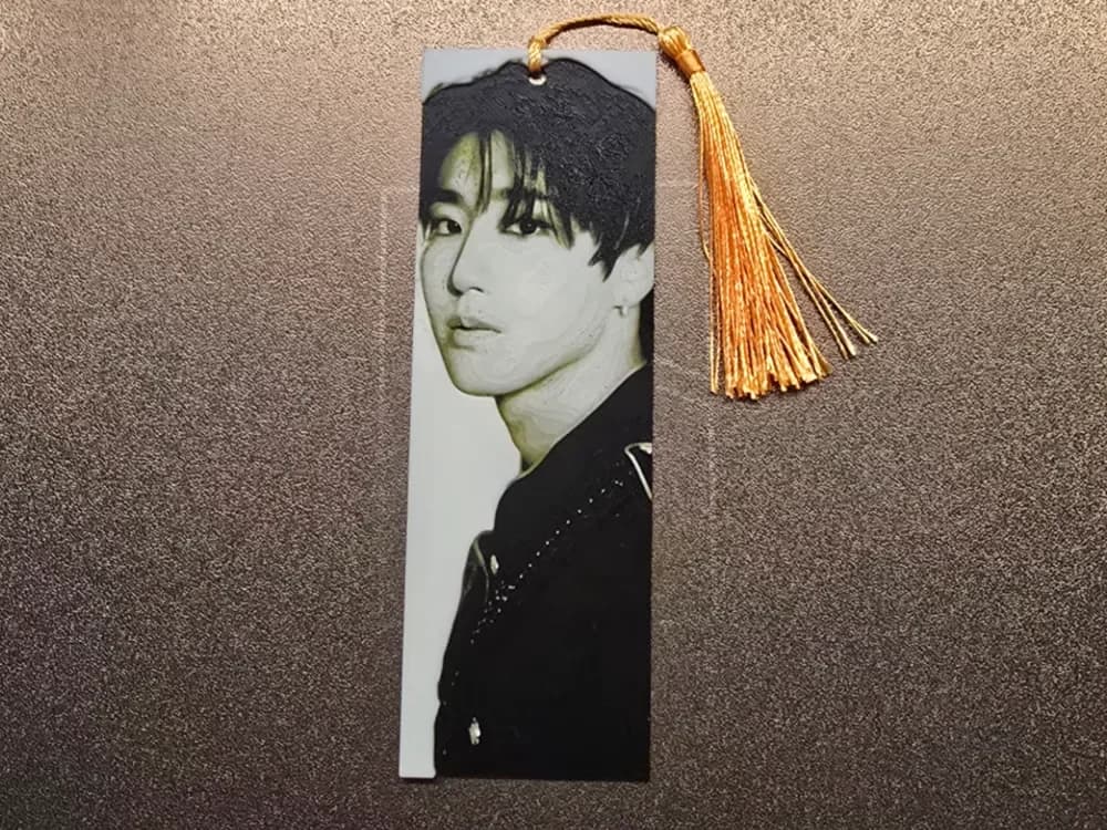 Stray Kids Bookmark - Han by 3D-Mentiel HueForge model: Stray Kids Bookmark - Han by 3D-Mentiel