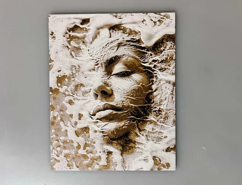 Face in the Sand, Faces in Places by 3djd HueForge model: Face in the Sand, Faces in Places by 3djd