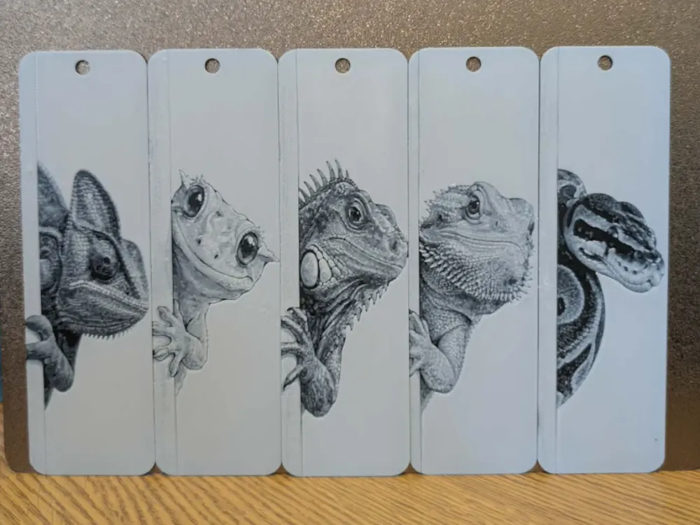 Peeking reptile bookmarks Peeking reptile bookmarks