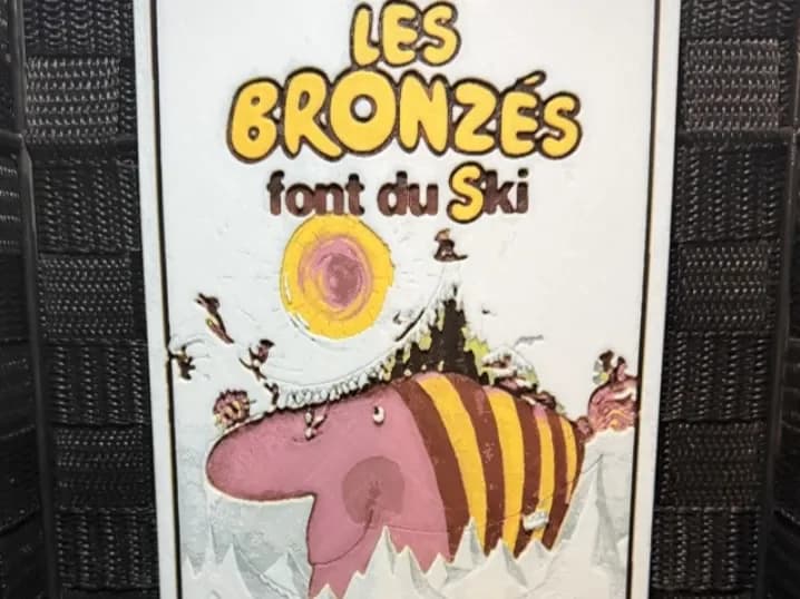 Hueforge Movie Poster - Les Bronzés Font du Ski - by JoDau HueForge model: Hueforge Movie Poster - Les Bronzés Font du Ski - by JoDau