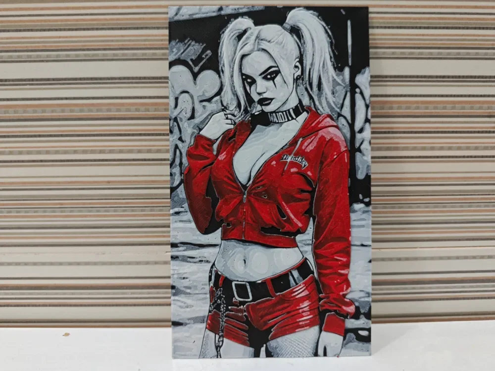 Hueforge Harley Quinn by Litolunar HueForge model: Hueforge Harley Quinn by Litolunar