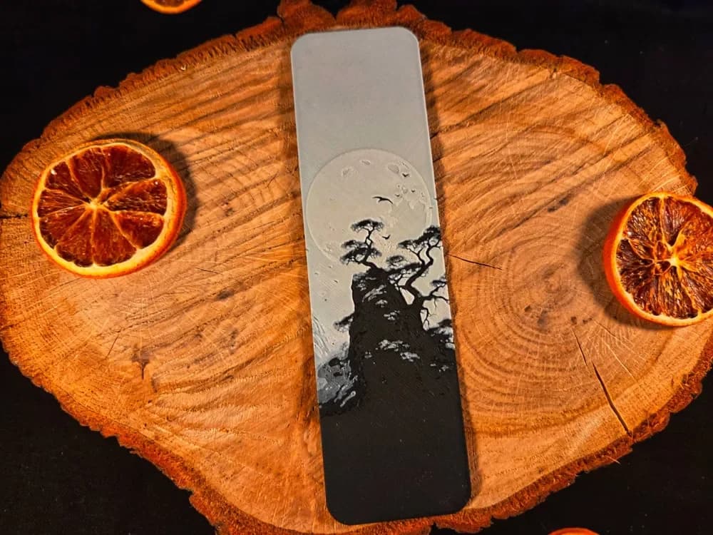 under the silient moon bookmark by EternalDesigns3D HueForge model: under the silient moon bookmark by EternalDesigns3D