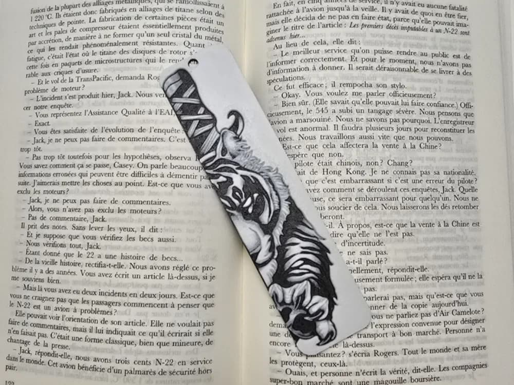 Bookmark Knife Tiger Only Black & White by Kactus Fpv HueForge model: Bookmark Knife Tiger Only Black & White by Kactus Fpv