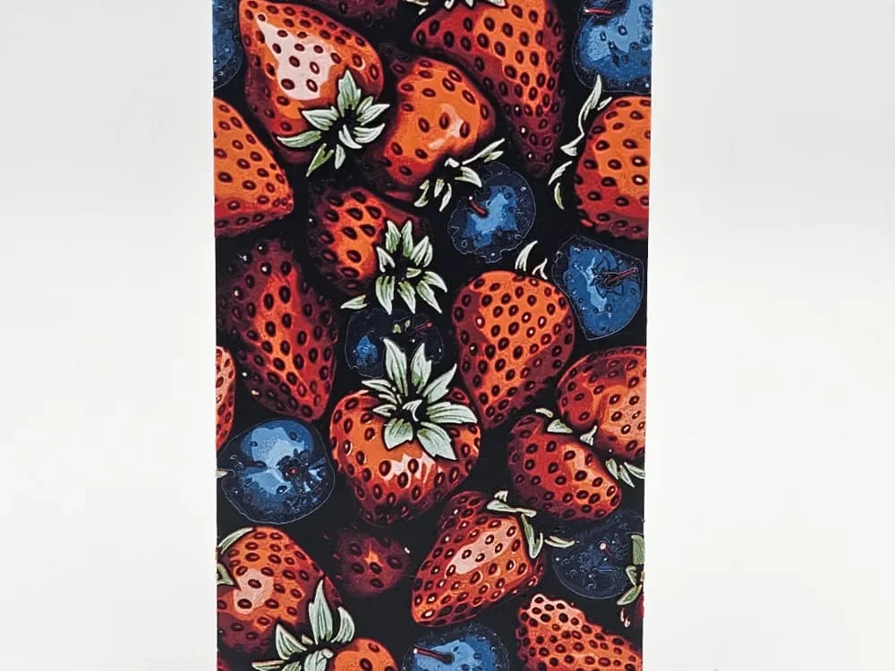 Strawberries and Blueberries Hueforge by Loki HueForge model: Strawberries and Blueberries Hueforge by Loki