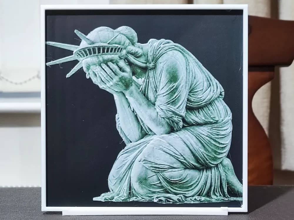 Lady Liberty Weeps - HueForge 3 Color by BoDad HueForge model: Lady Liberty Weeps - HueForge 3 Color by BoDad