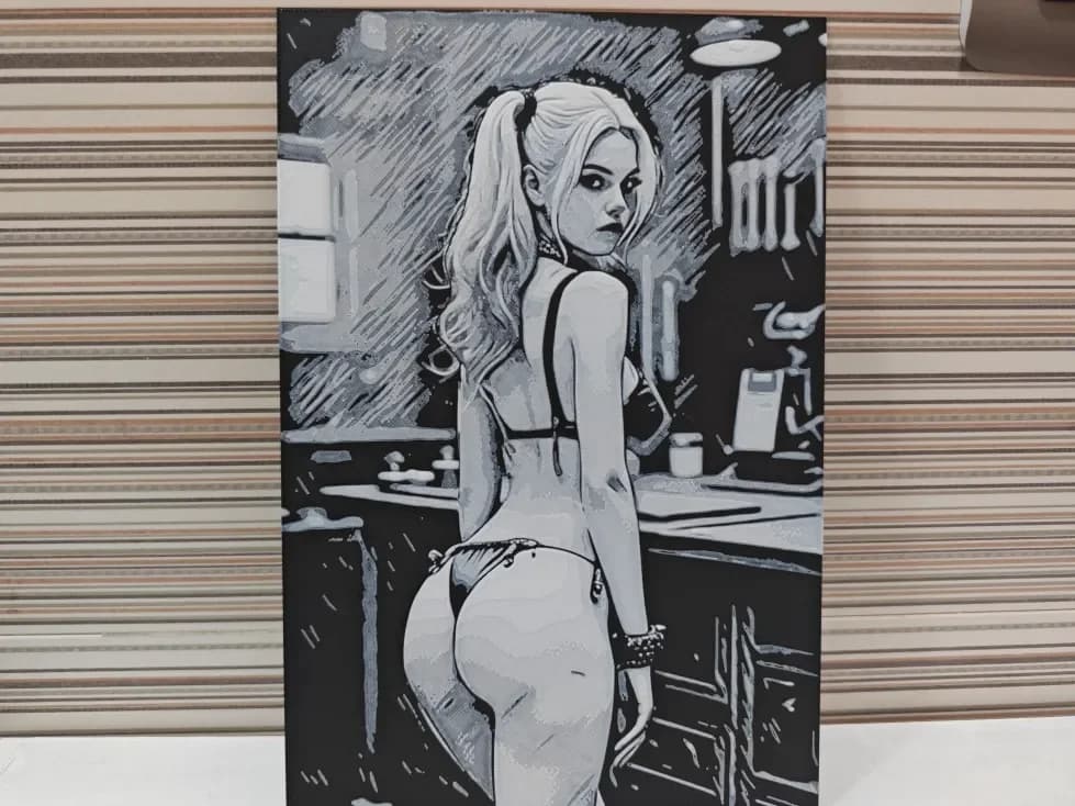 Hueforge Harley Quinn posing by Litolunar HueForge model: Hueforge Harley Quinn posing by Litolunar