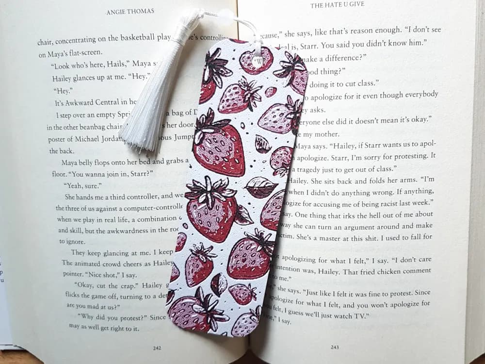Bookmark, Strawberries, Strawberry Fest by Dame Jo HueForge model: Bookmark, Strawberries, Strawberry Fest by Dame Jo