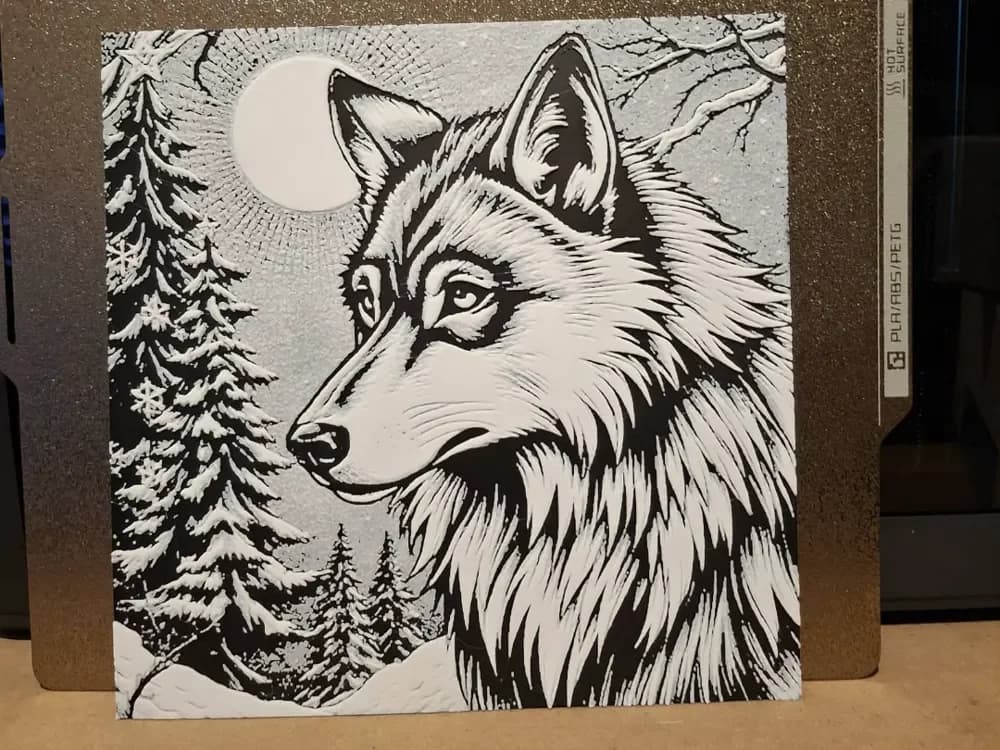 Winter Wolf - Hueforge - 2 colours by 3dGlow HueForge model: Winter Wolf - Hueforge - 2 colours by 3dGlow