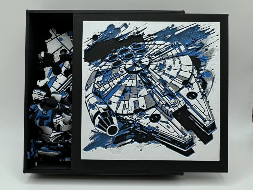 Puzzle Box Lid - Millennium Falcon by Canadian Gamer HueForge model: Puzzle Box Lid - Millennium Falcon by Canadian Gamer