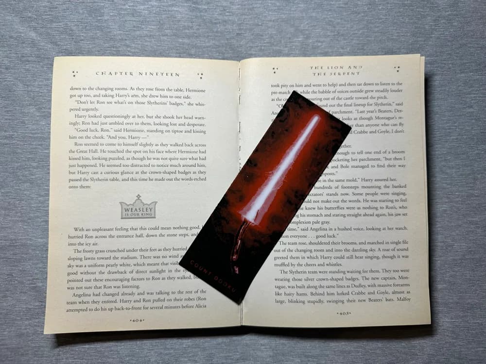 Count Dooku Light Saber Bookmark - Flatforge by Hey Ben HueForge model: Count Dooku Light Saber Bookmark - Flatforge by Hey Ben