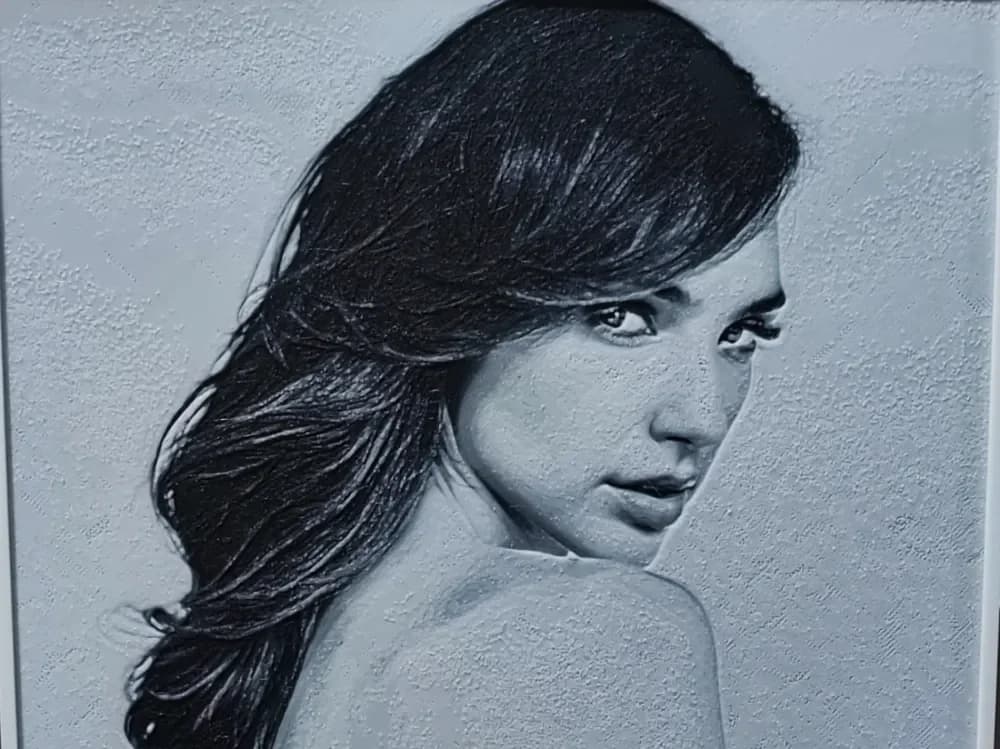 Gal Gadot HueForge 4 Color (v2 Higher Definition) by BoDad HueForge model: Gal Gadot HueForge 4 Color (v2 Higher Definition) by BoDad
