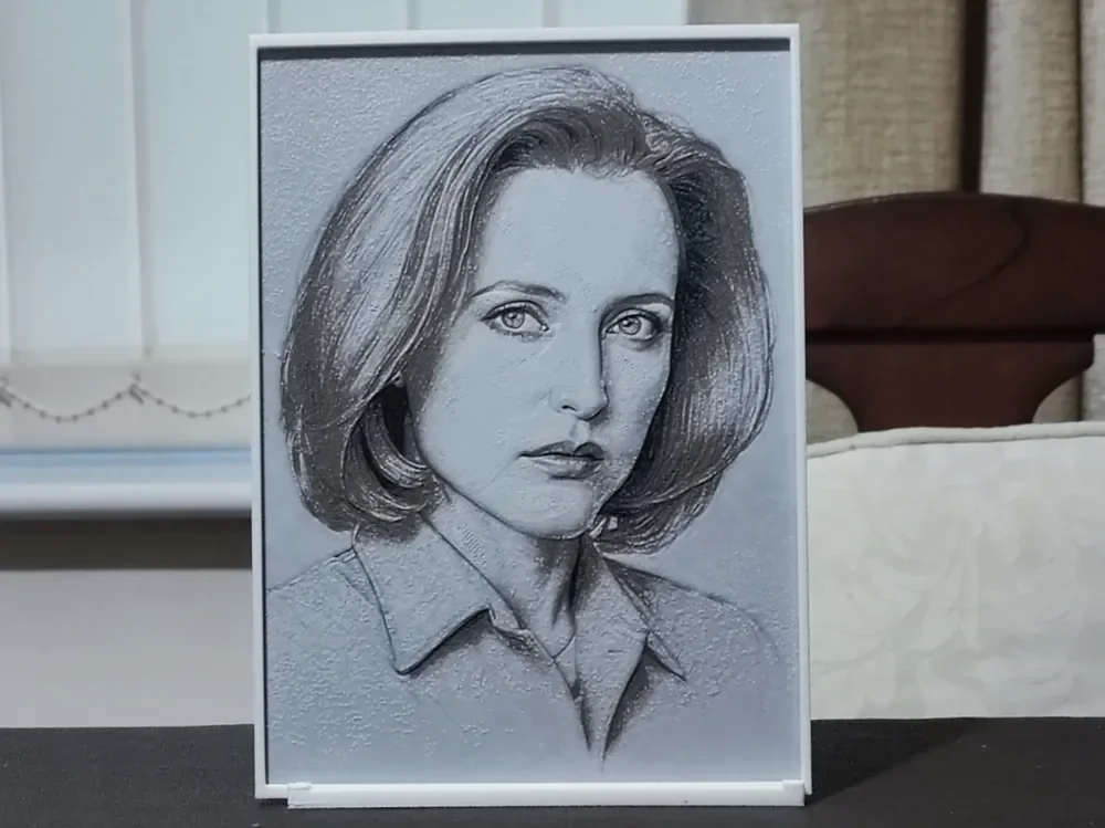 Gillian Anderson - HueForge 3 Color by BoDad HueForge model: Gillian Anderson - HueForge 3 Color by BoDad