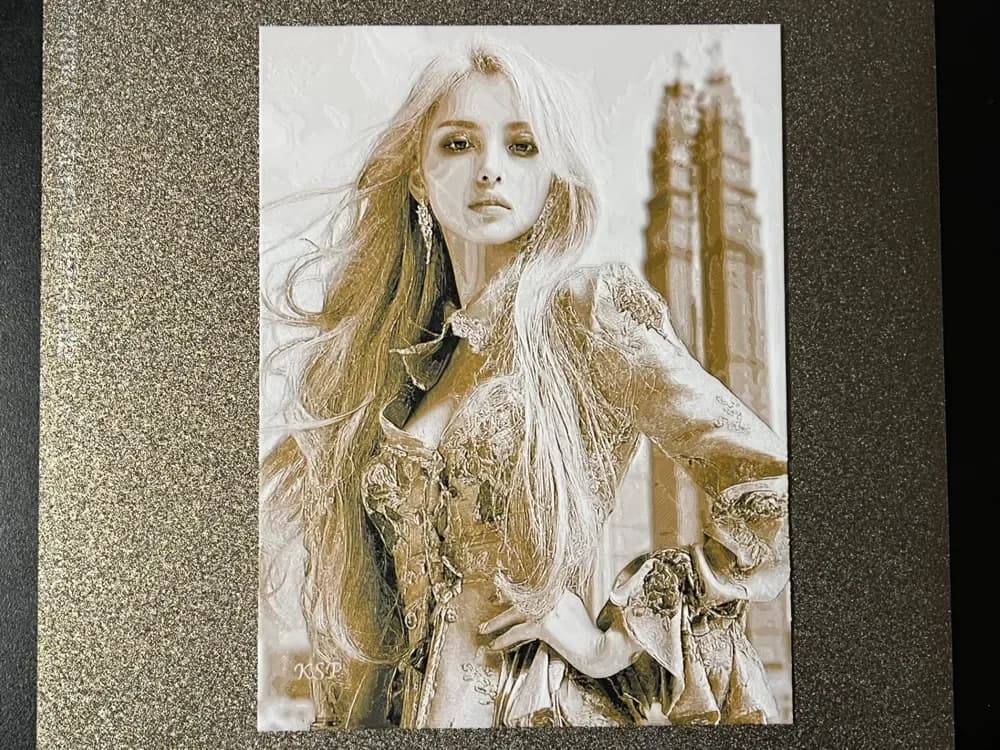 Fashion Girl Hueforge by FantasyZ HueForge model: Fashion Girl Hueforge by FantasyZ