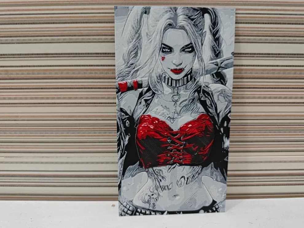 Hueforge Harley Quinn by Litolunar HueForge model: Hueforge Harley Quinn by Litolunar