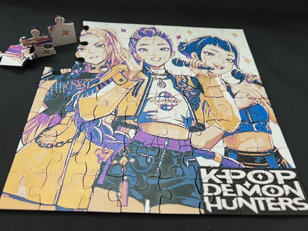KPOP Demon Hunters Puzzle by 3djd HueForge model: KPOP Demon Hunters Puzzle by 3djd