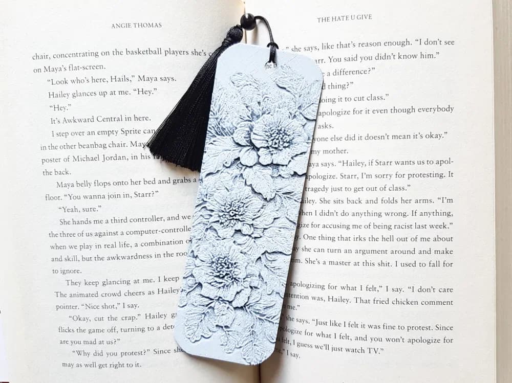 Bookmark, lace flowers by Dame Jo HueForge model: Bookmark, lace flowers by Dame Jo