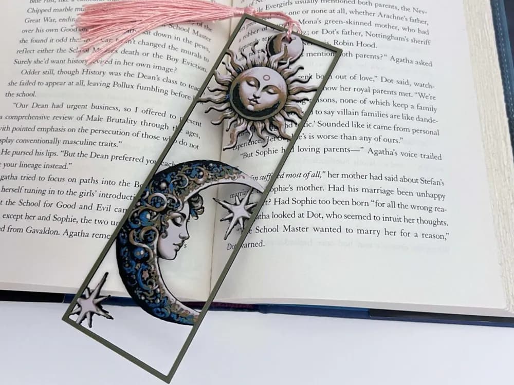 Celestial Sun Moon Bookmark by 3djd HueForge model: Celestial Sun Moon Bookmark by 3djd