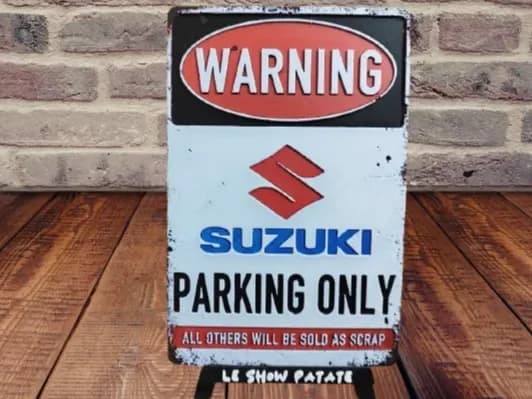 Vintage parking sign: Suzuki Hueforge by leshowpatate HueForge model: Vintage parking sign: Suzuki Hueforge by leshowpatate